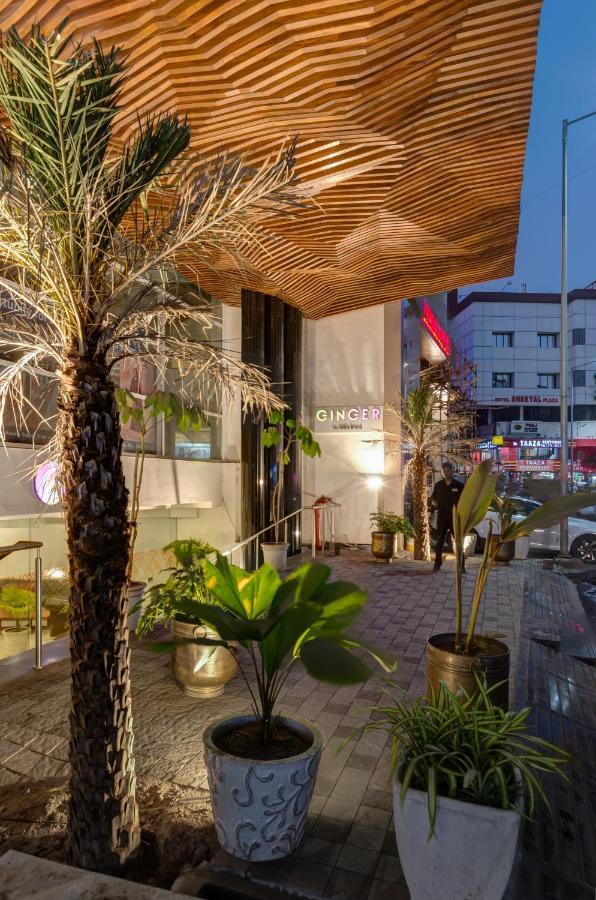 Ginger Surat City Centre Esterno foto
